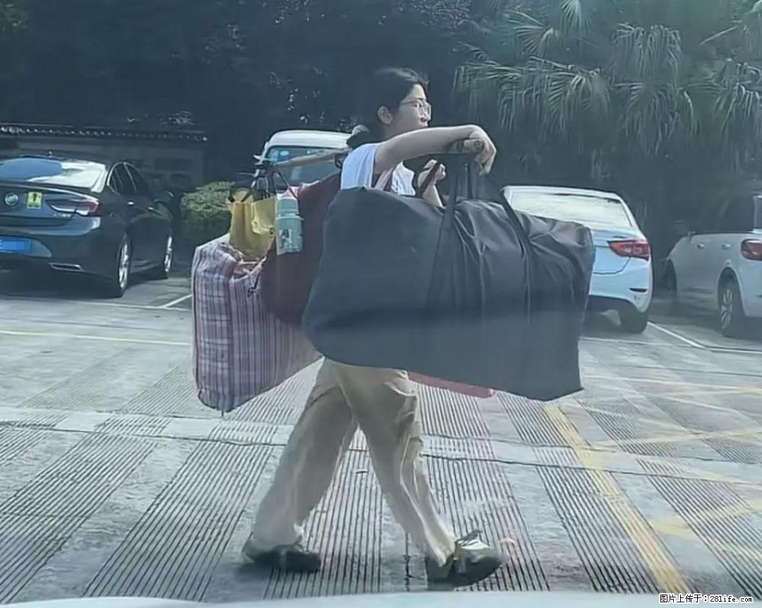 全网追的“扁担女孩”,找了一份暑假工,时薪12元 - 张家口生活资讯 - 张家口28生活网 zjk.28life.com